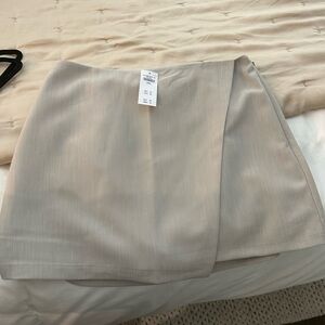 Elegant Gray Mini Skirt